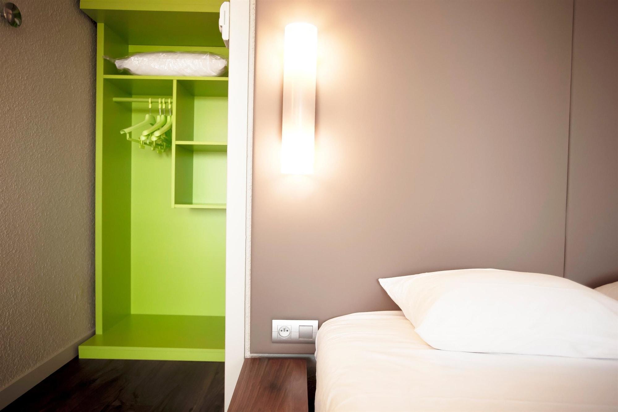 B&B Hotel Avignon Sud Parc Des Expositions Exterior photo